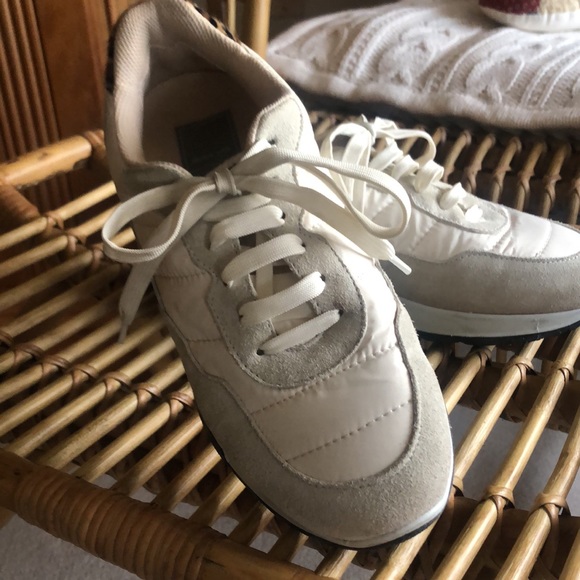 Dolce Vita EUC sneakers stylish animal print trim on heel upper - Picture 3 of 9